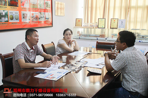 湖南湘潭客戶考察餐廚垃圾處理設備